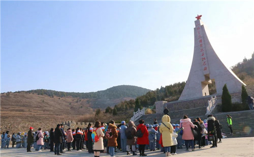 铭记历史 勿忘国耻"抱犊崮115师纪念园举行国家公祭日悼念活动