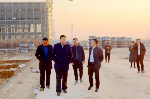 刘连栋到李庄镇重点项目施工现场办公