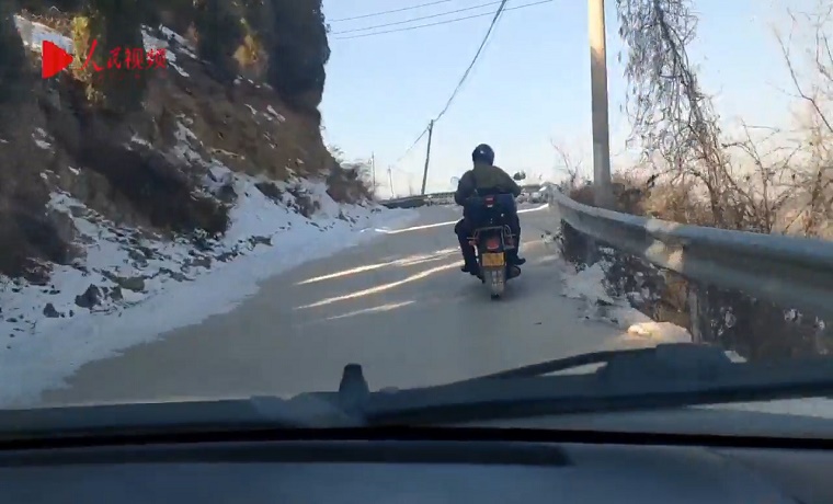 济南摩托车上的第一书记 5年骑行22万公里骑坏3辆摩托车