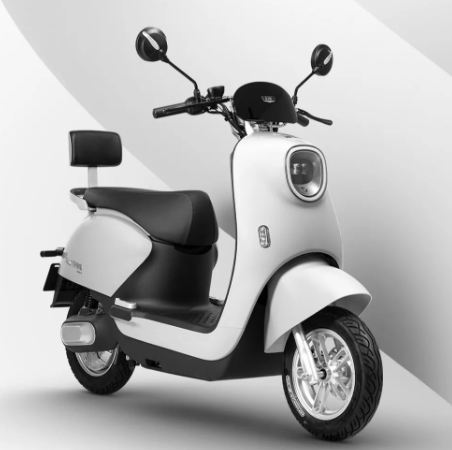 优雅女生的代步神器：雅迪冠能M6mini