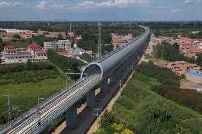 截至2023年11月30日,全国铁路营业里程超15.55万公里