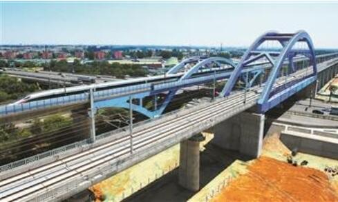 上半年全国铁路完成固定资产投资3373亿元 同比增长10.6%