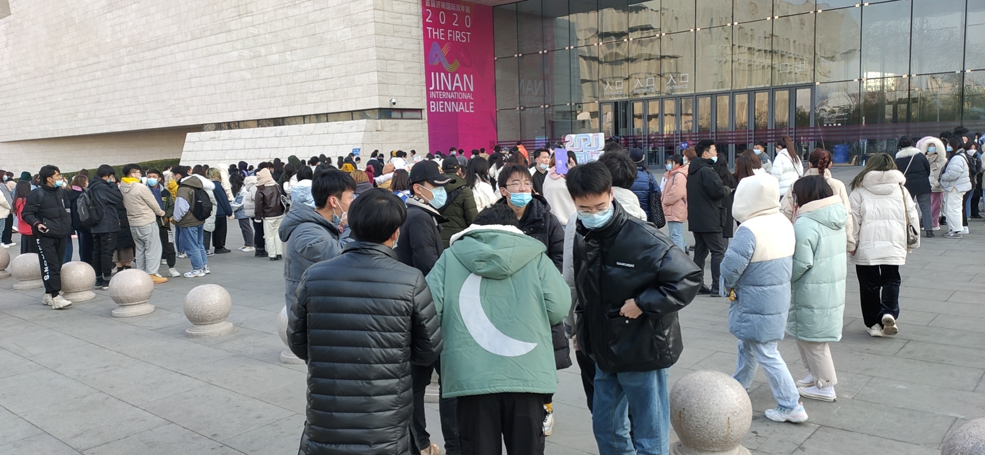 单日破万！山东美术馆掀起双年展观展热潮