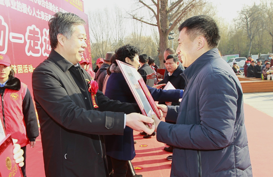 临沂首届“尊老孝老助老模范”滕学斌：乐善好施有担当 乡村振兴留佳话