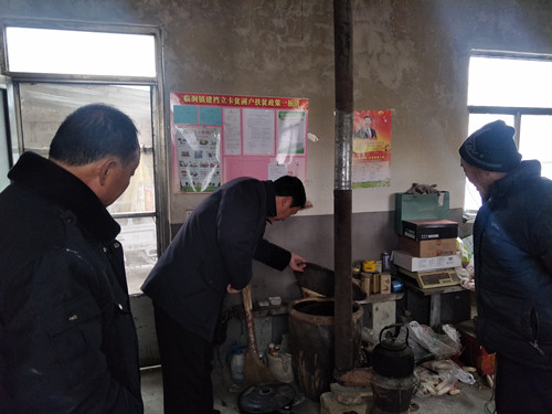 【雪暖】临涧镇为困难群众雪中送暖