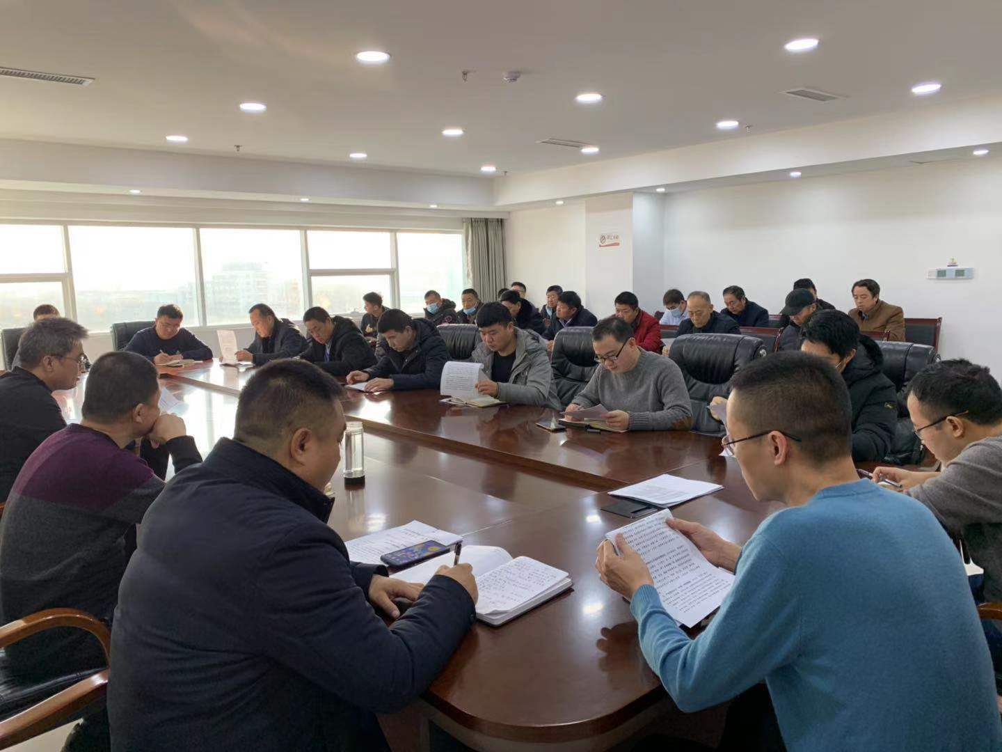 长河街道召开重点工作调度推进会议