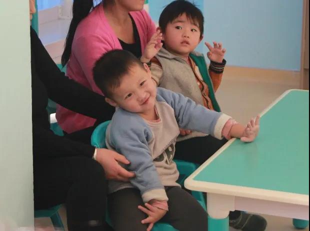 大道德州德商，与爱同行 关爱来自星星的孩子