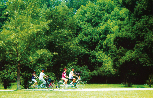 发展户外运动 拥抱健康生活