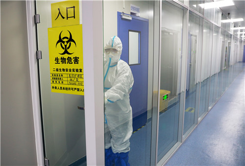 视点：记者探访核酸检测实验室