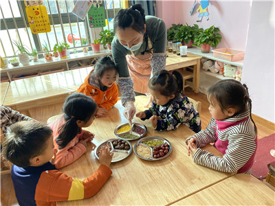 童心传承民俗 浓情体验腊八