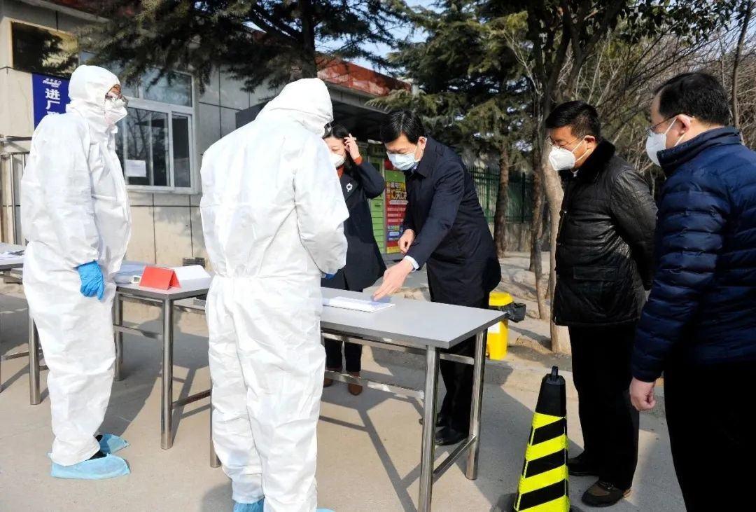 权威发布：目前我国疫情形势总体平稳、物传人不是新冠病毒主要传播途径