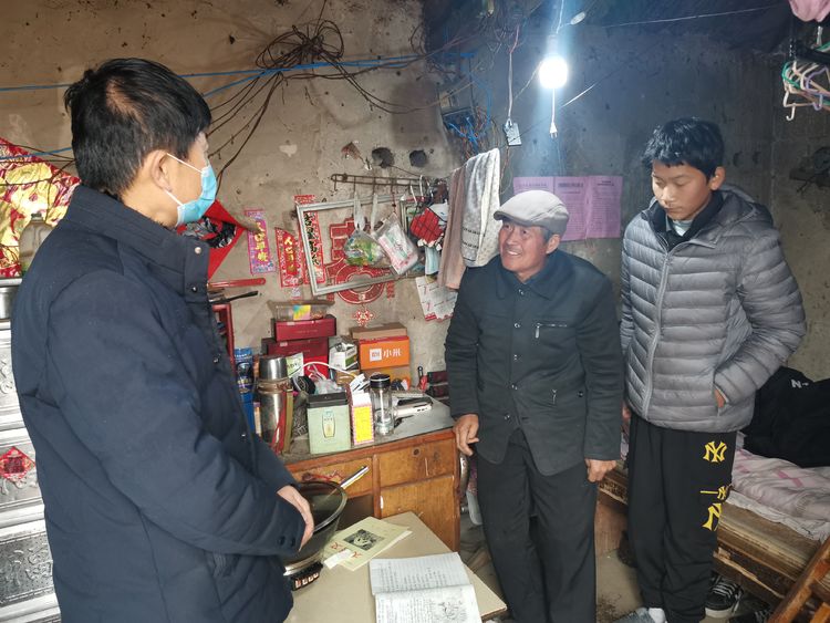 家访送温暖 润物细无声