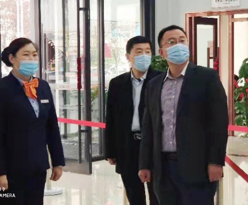 工行临沂分行牛年贺岁纪念币首日兑换顺利进行