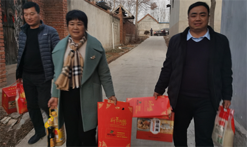 慈善帮扶 感恩社会——水波尔家居董事长公茂霞一直在路上