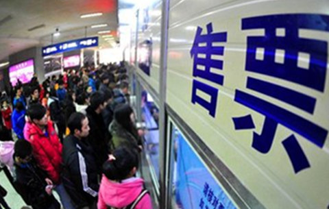 旅客今起可购年初四火车票