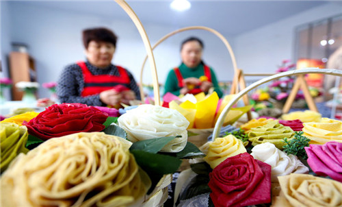 【新春走基层】蒙阴：煎饼做成“花”  日子甜如蜜