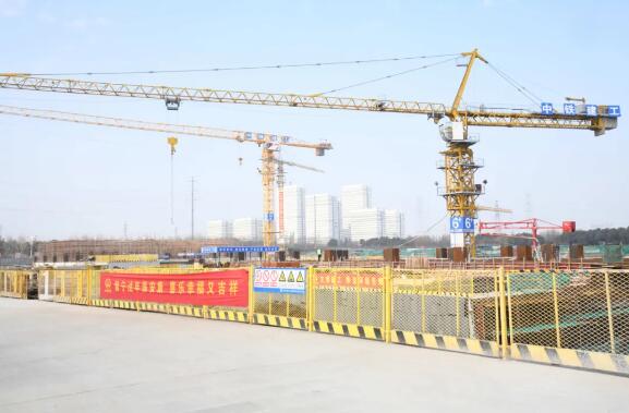 为“追逐”中国梦 180多人自愿留守岗位