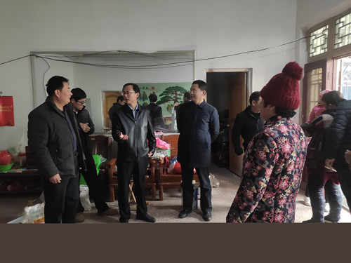 庄坞镇服务队开展“希望同行爱心助学”