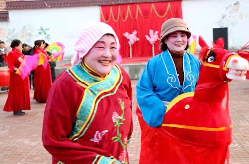 郯城县胜利镇：农家联欢闹新春 欢声笑语乐陶陶