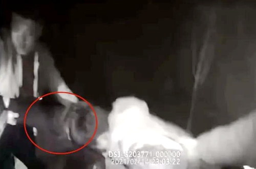 郯城一女子深夜跳河轻生 民警奋不顾身跳河施救