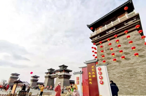 春节期间逛郯国古城 年味十足