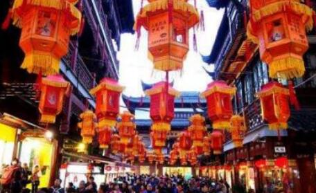 旅游复苏，“人山人海”回来了