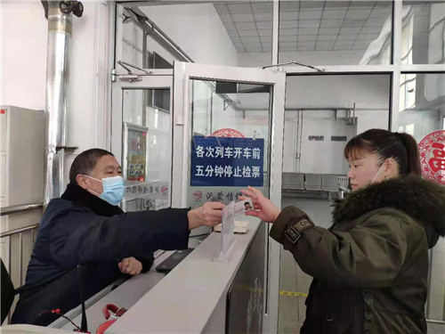 【新春走基层】铁路“父子兵”的别样春节