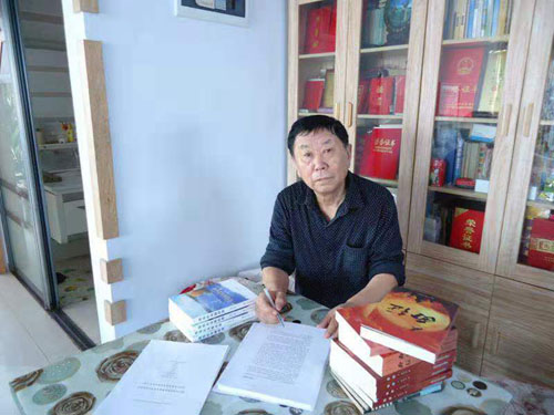 黑龙江富裕县达斡尔族草根作家赵国安第五部长篇小说《达斡尔铁骑》问世