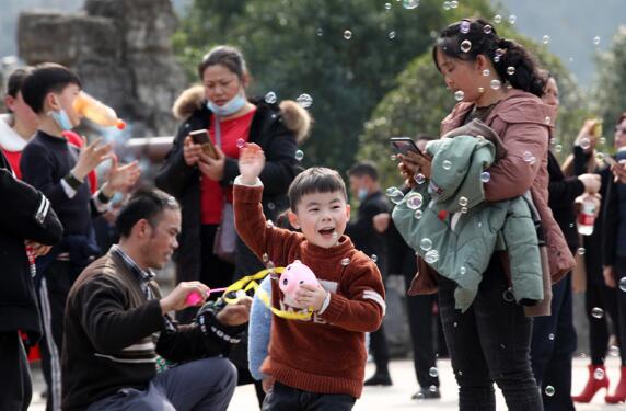 脱贫攻坚助力贵州山乡苗寨从“贫困边缘”奔向“旅游前沿”