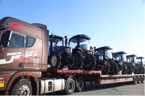 潍柴雷沃重工各类农业装备产品5天发运海外超500台