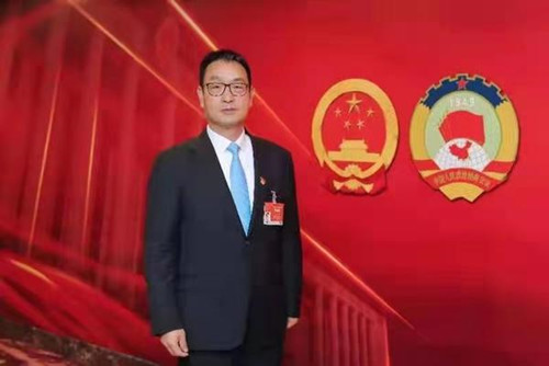 全国人大代表裴春亮：用强化反垄断监管助力扶贫攻坚