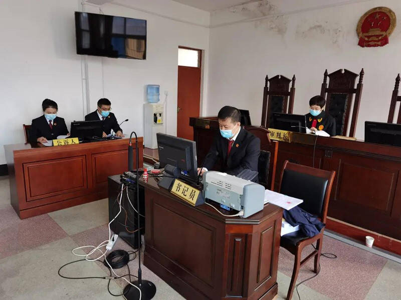 山东省首起高空抛物罪案宣判：临沂一男子酒后高空抛掷菜刀被判处有期徒刑六个月