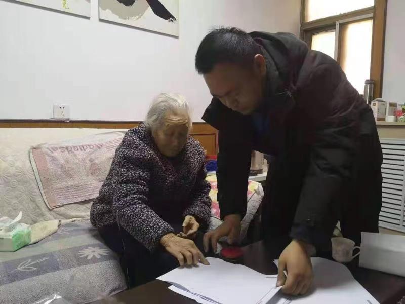 临沂银行业人性化服务为老年人迎来“春暖花开”