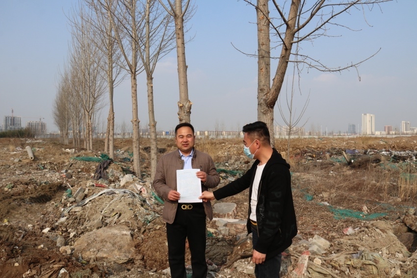 兰山：“上门零距离服务”林木采伐证“现场颁”