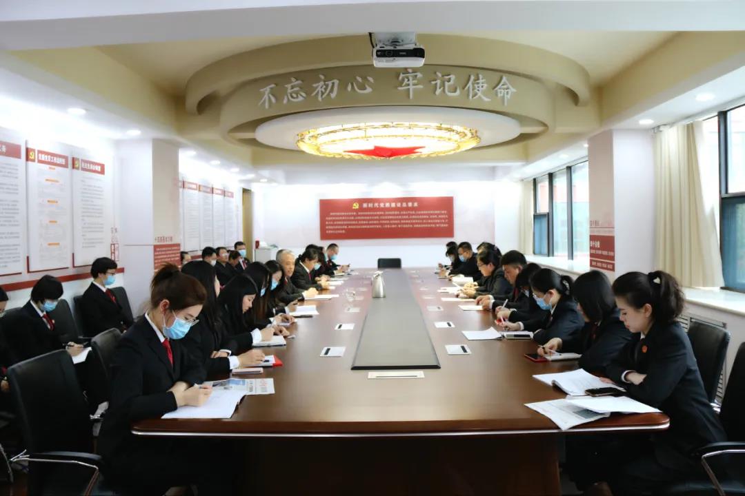 在教育整顿中彰显青春力量——德城区法院向青年干警发布倡议书