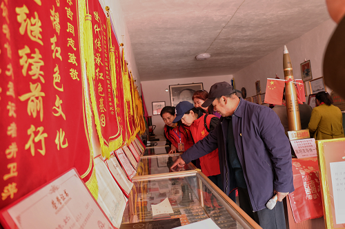 宁夏固原：歌唱时代主旋律 红色基因代代相传