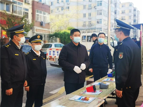 青岛市城市管理局开展4月份“青岛城管在您身边—城管服务进社区”活动