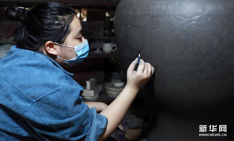 贵州织金：非遗“砂陶”焕生机