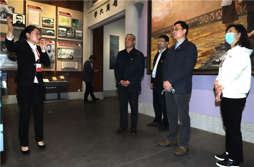 青岛市委市直机关工委赴平度开展现场践学暨“学党史、走基层、听民声、办实事”主题党日活动