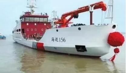 我国首艘具有破冰功能的大型航标船下水