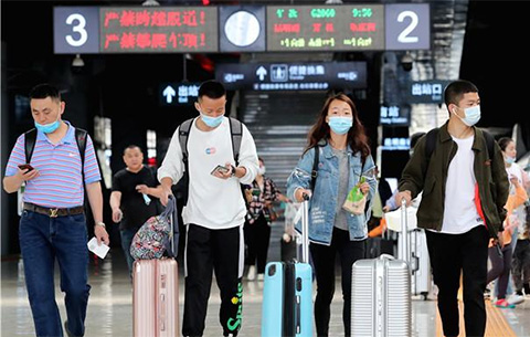铁路迎来“五一”客流高峰
