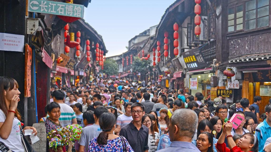 “五一”多项数据火爆 二季度消费稳中向好