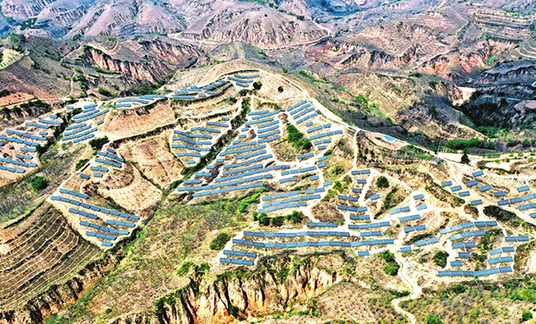 山里“种太阳” 致富奔小康