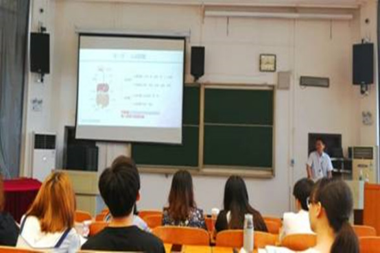 武汉大学李红良大健康通识课受欢迎，学生感叹收获大