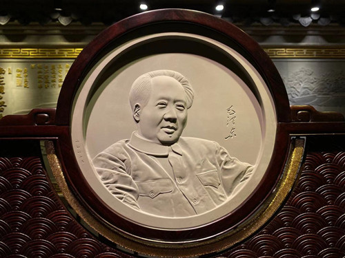 献礼党的百岁华诞  向苏州工匠日致敬——苏派砖雕袁隆平像在苏州相城问世！