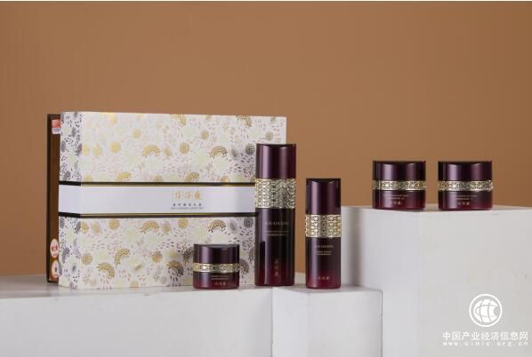 抗初老闭眼入片仔癀牌凝时素颜紧致系列