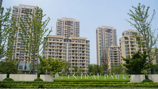 843套高端小区舒适沐浴，中广欧特斯空气源热水器成房产配套新宠