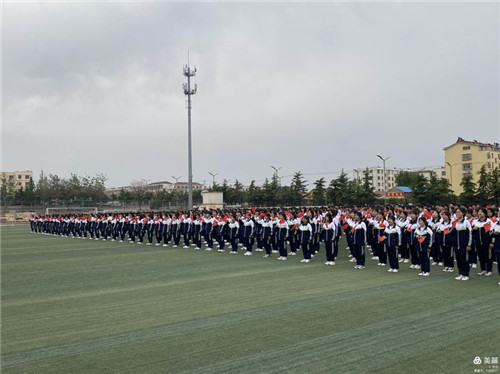 红心向党 礼赞百年——莒南二中举行"唱响主旋律,红动沂蒙情"师生大