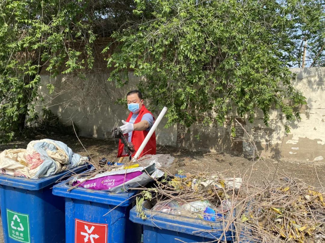 德州市中医院主要负责人带队到网格化社区开展创建全国文明城市志愿服务活动