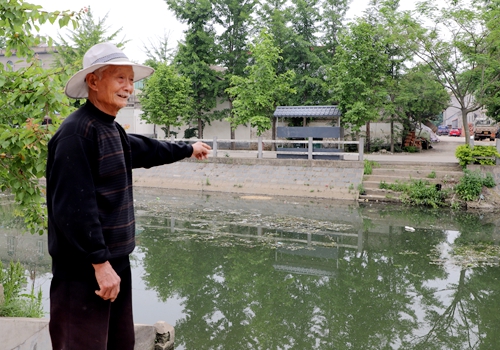 郯城县马头镇：老人做好事遭遇险情 群众助脱险化险为夷